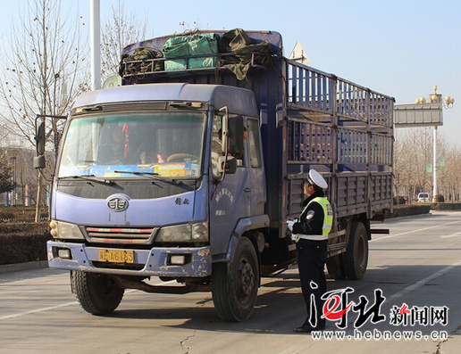 柏乡交警集中整治严重交通违法行为 柏乡交警集中整治严重交通违法行为