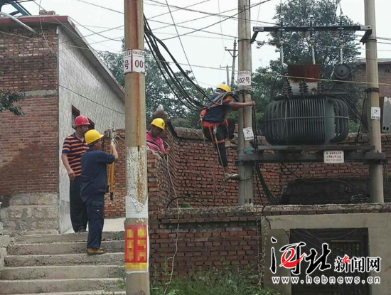 磁县各部门全力帮助北贾璧乡抗洪抢险救灾重建 磁县各部门全力帮助北贾璧乡抗洪抢险救灾重建