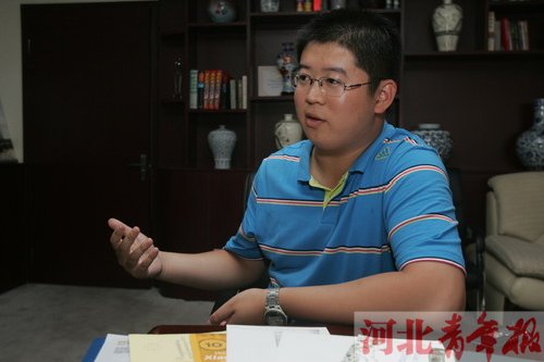 11所美国高校给石家庄学生李晓彤寄来录取通知书(图)