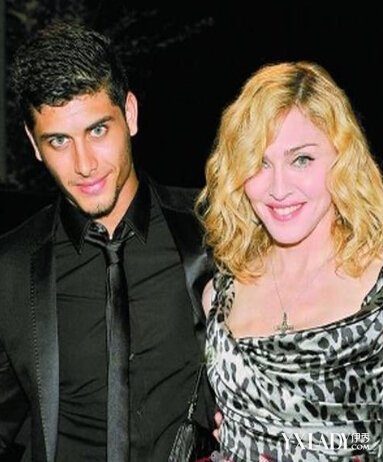 56麦当娜和26岁男友闹翻 名人老牛吃嫩草大比武 56麦当娜和26岁男友闹翻 名人老牛吃嫩草大比武