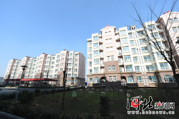 南和县186户困难群众新年乔迁新居(图)