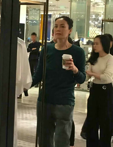 王菲扫货谢霆锋拍戏婚讯被破 王菲扫货谢霆锋拍戏婚讯被破