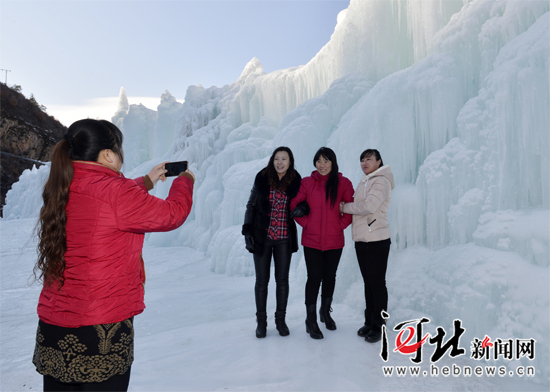 隆化：温泉冰瀑催热冬季旅游市场（图）