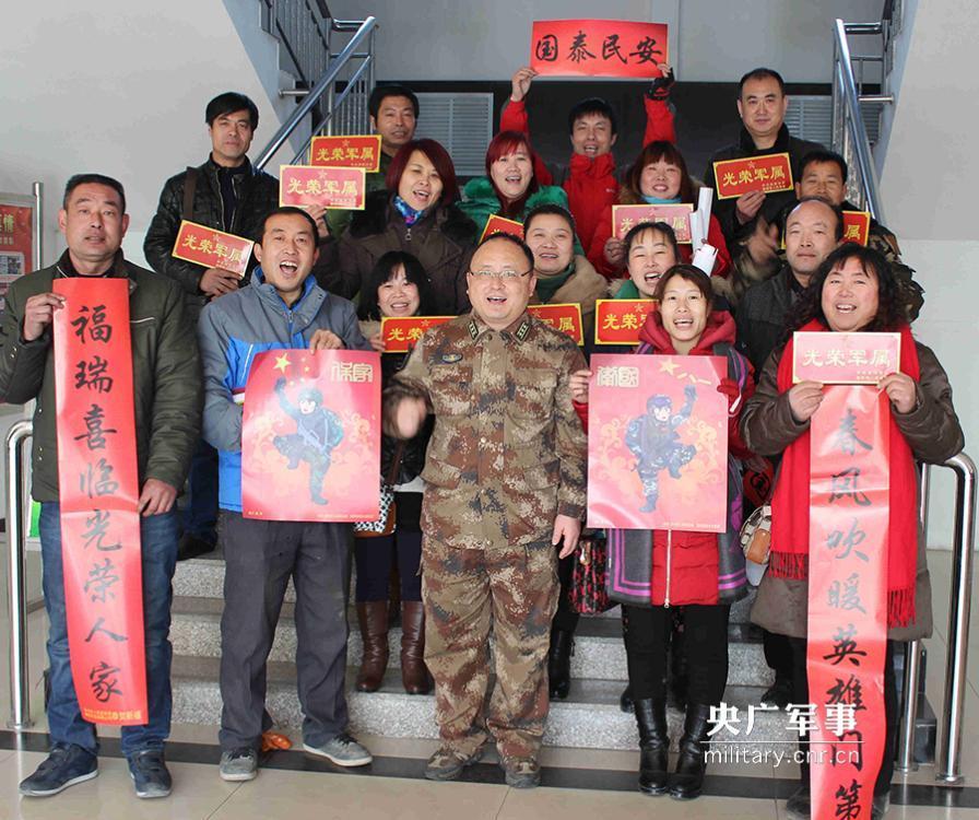 最牛“门神”现身涿州 军人成百姓守护神