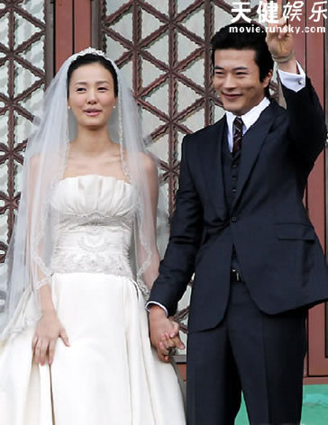 奶茶妹妹承认婚前怀孕 娱乐圈未婚先孕女星盘点（组图）