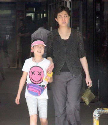 奶茶妹妹承认婚前怀孕 娱乐圈未婚先孕女星盘点（组图）