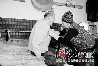好侄媳李秀贞32年照顾赡养叔公公。 好侄媳李秀贞32年照顾赡养叔公公。