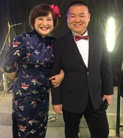 岳云鹏贾玲合影撞脸 岳云鹏贾玲合影撞脸