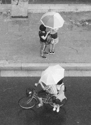27日市区的雨很小，时断时续。