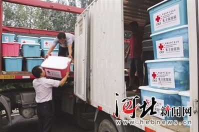 中国红十字基金会800个赈灾家庭箱运抵邯郸 中国红十字基金会800个赈灾家庭箱运抵邯郸