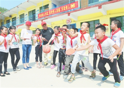 邢台:中华慈善日 灾区献爱心 邢台:中华慈善日 灾区献爱心