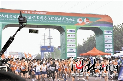 图为2016衡水湖国际马拉松赛现场。