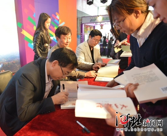 【惠民书市】李春雷等谈李保国创作：塑造“文字的纪念碑”