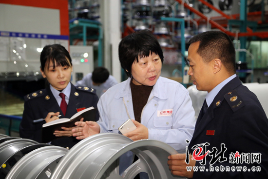 保定市地税局开展“常走访、解疑惑”活动
