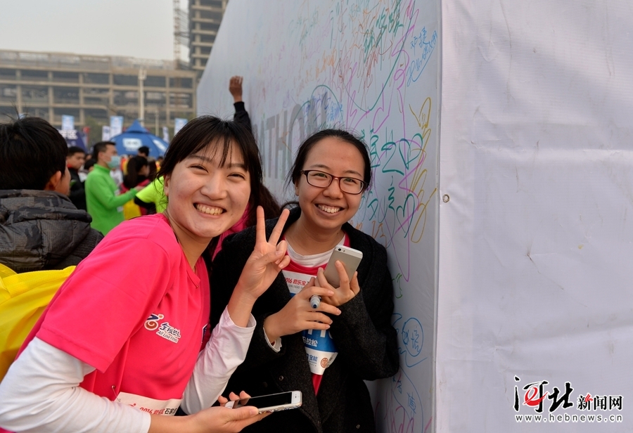 2万人玩嗨了！今天的石家庄马拉松亮点多多