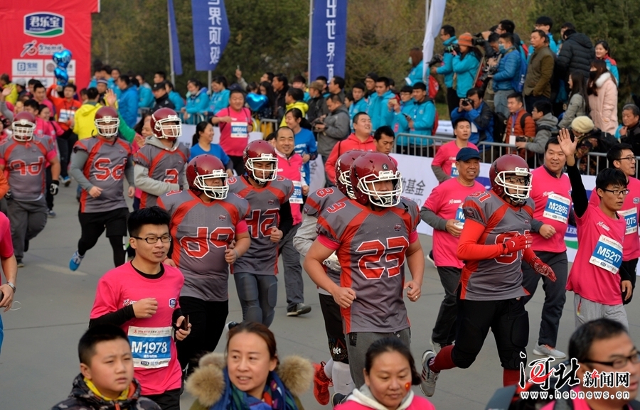 2万人玩嗨了！今天的石家庄马拉松亮点多多