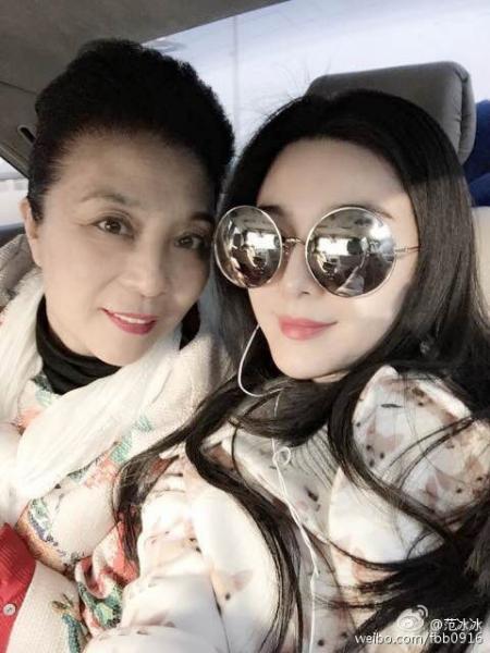 刘嘉玲家人合影引网友盛赞 范冰冰李冰冰家人颜值大比拼