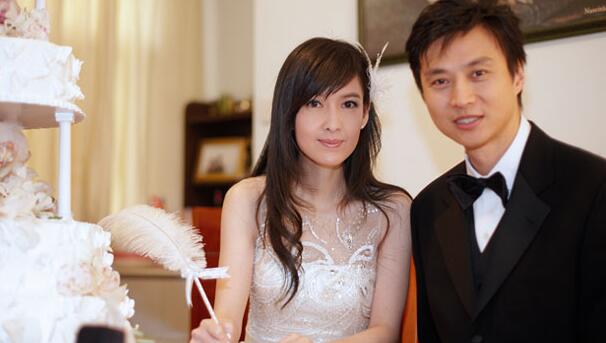 林丹现身赛场感恩粉丝称会努力 哪些男星出轨得到妻子原谅 林丹现身赛场感恩粉丝称会努力 哪些男星出轨得到妻子原谅